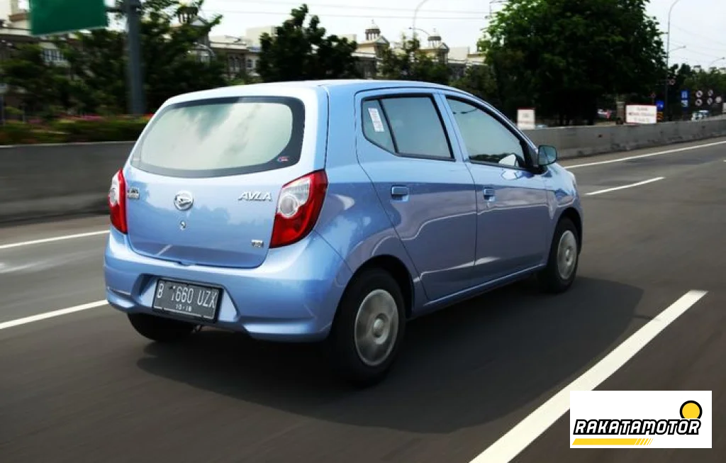 harga Daihatsu Ayla 2013 bekas
