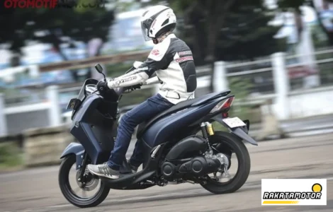 posisi kaki ideal motor matic