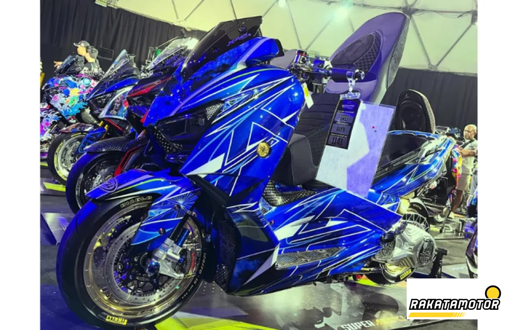 Yamaha XMAX Berlapis Emas