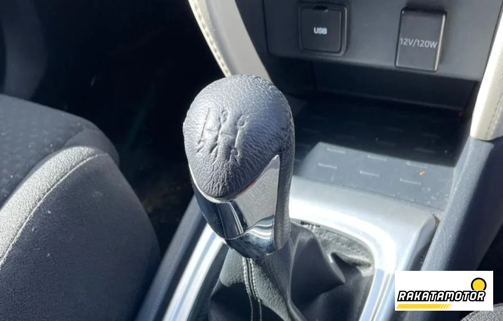 mobil manual lebih kuat banjir