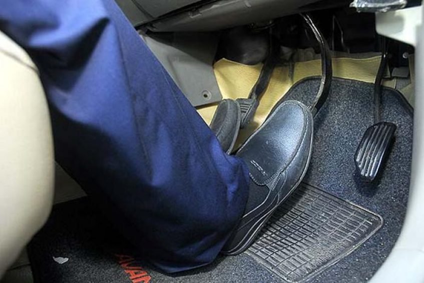 Gejala Rem Mobil Blong Yang Sering Diabaikan Pengemudi