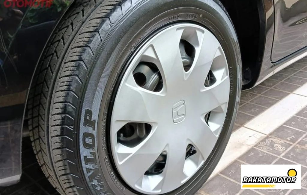 bahaya semir ban mobil